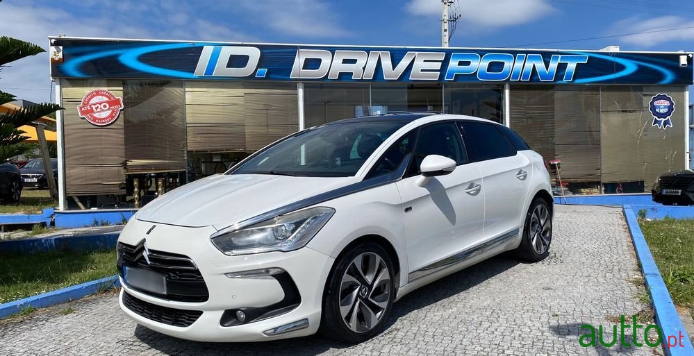 2013' Citroen DS5 photo #1