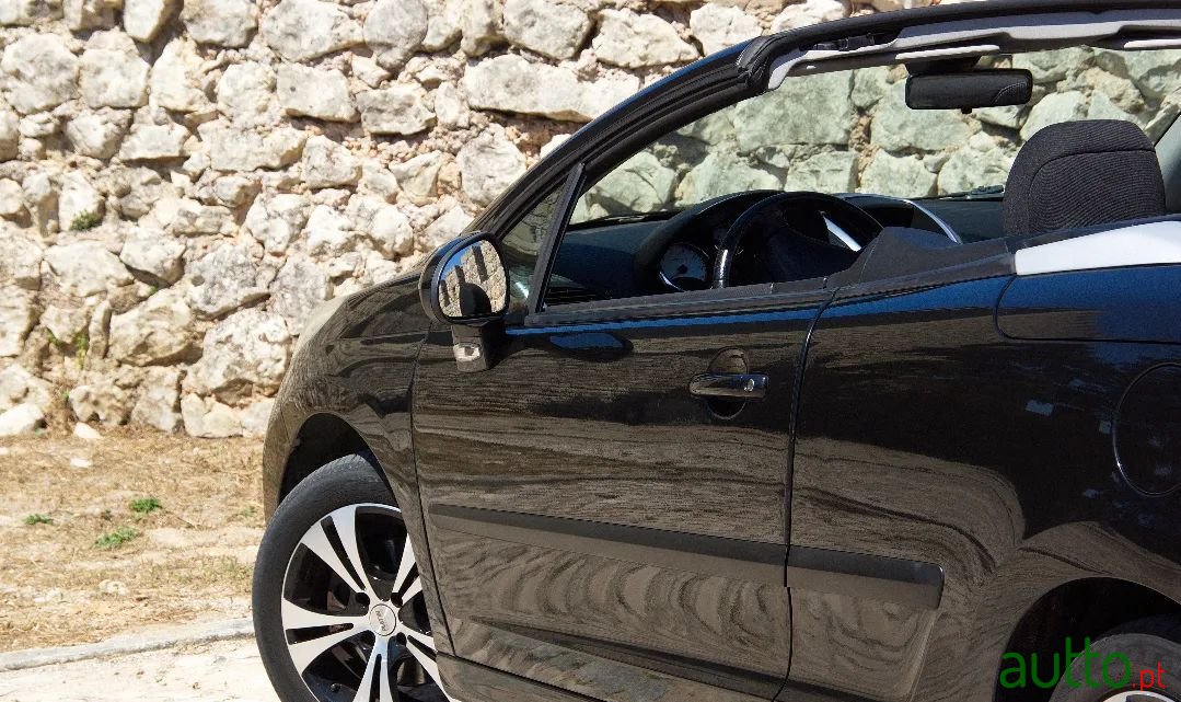 2007' Peugeot 207 photo #2