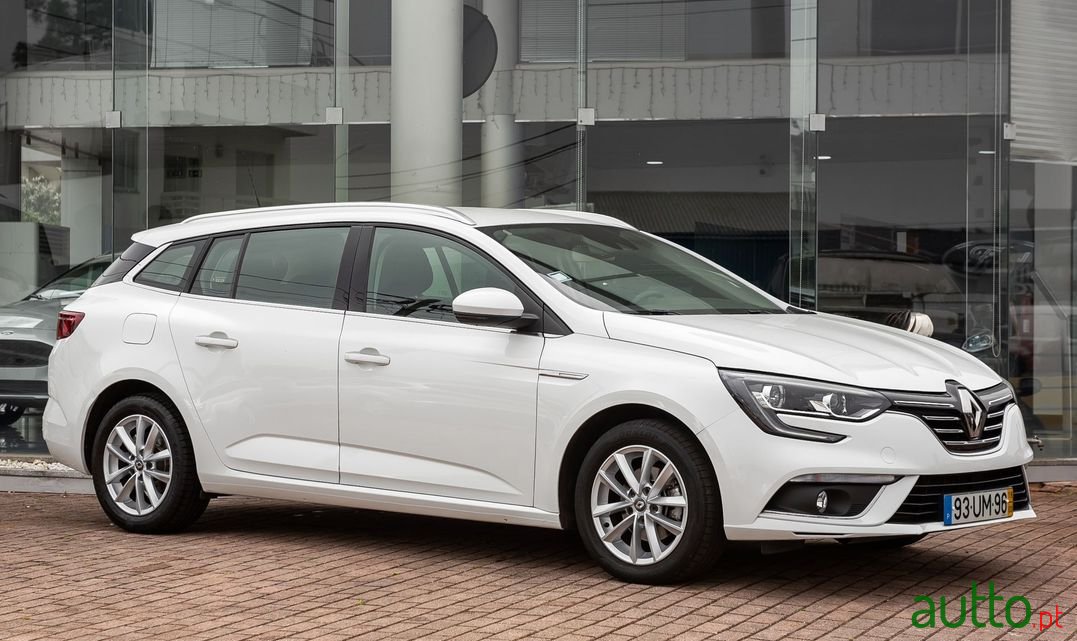 2018' Renault Megane Sport Tourer photo #1