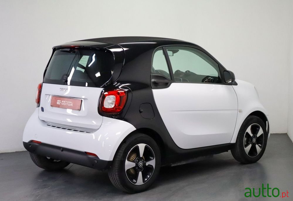 2021' Smart Fortwo Passion photo #3