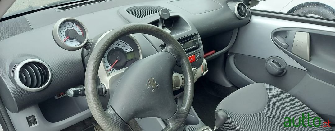 2006' Peugeot 107 photo #6