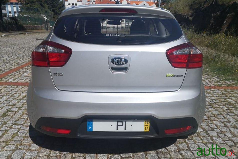 2014' Kia Rio 1.1 Crdi photo #2