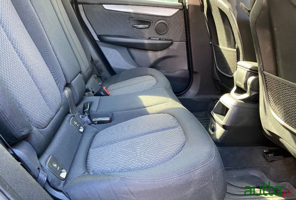 2015' BMW 216 Active Tourer photo #1