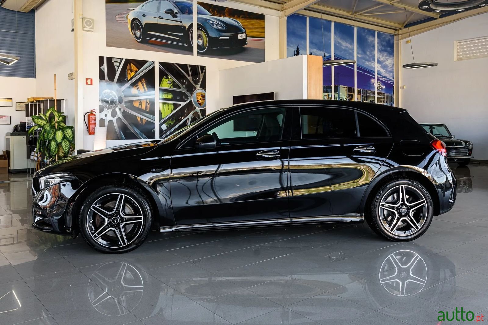 2020' Mercedes-Benz A-250 photo #1