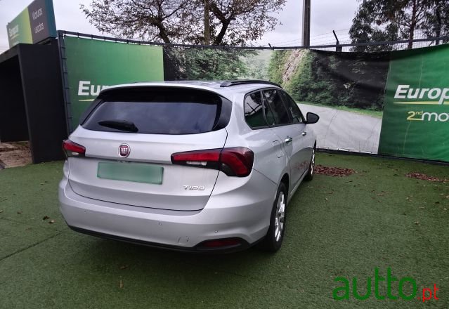 2018' Fiat Tipo Station Wagon photo #2