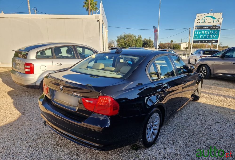 2009' BMW Série 3 Ia Exclusive photo #5