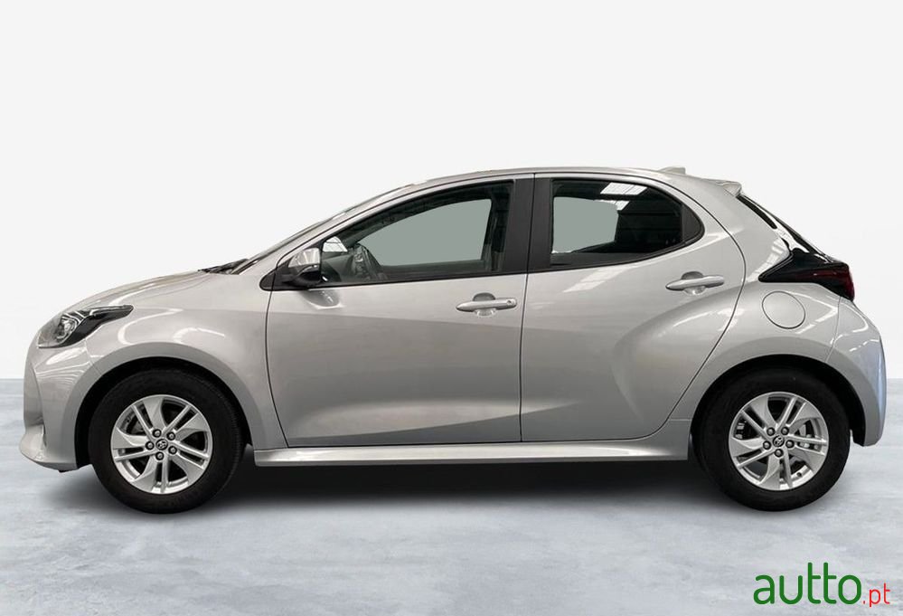 2022' Toyota Yaris photo #4