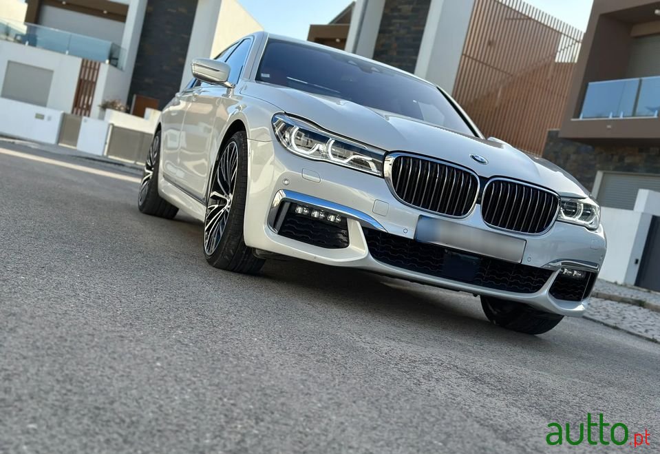 2016' BMW 730 photo #6