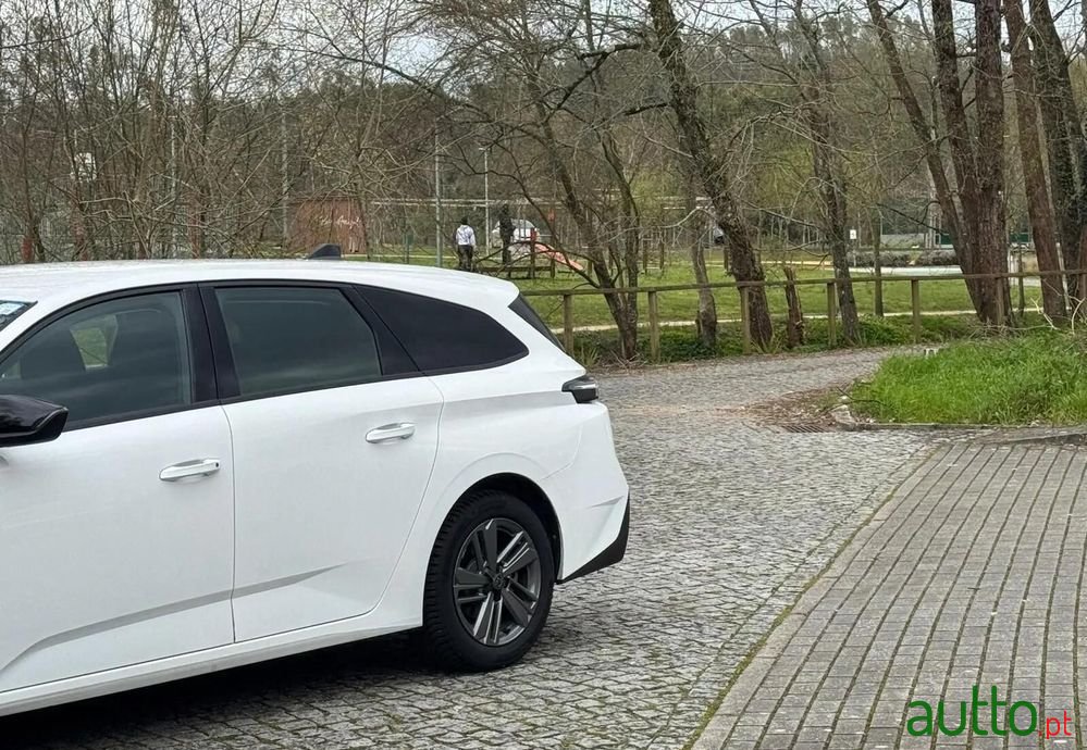 2023' Peugeot 308 Sw photo #3