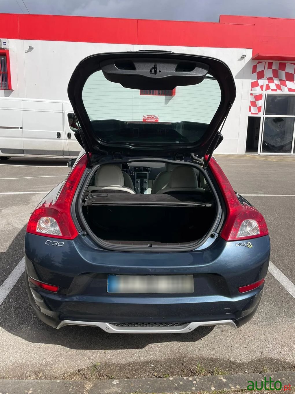 2011' Volvo C30 photo #3