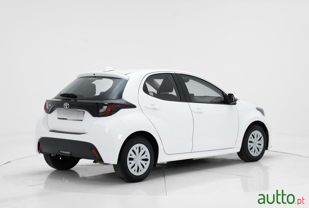 2022' Toyota Yaris photo #3
