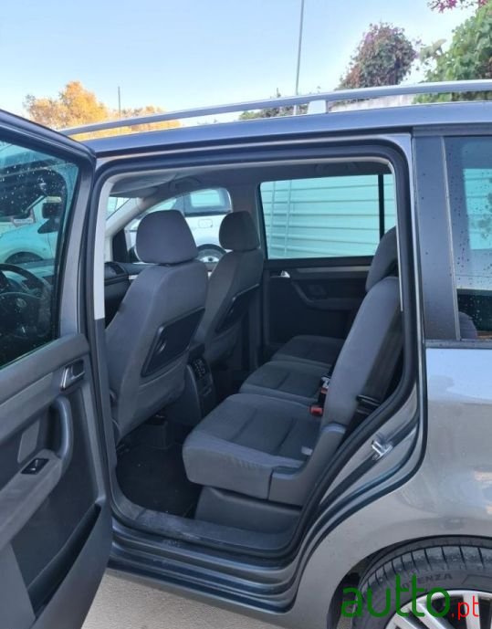 2007' Volkswagen Touran photo #6