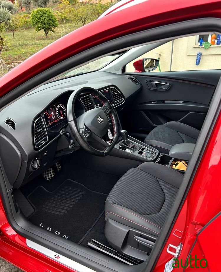 2019' SEAT Leon St photo #6