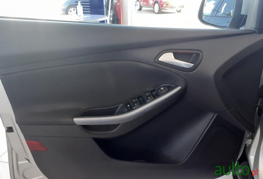 2013' Ford Focus Sw photo #6