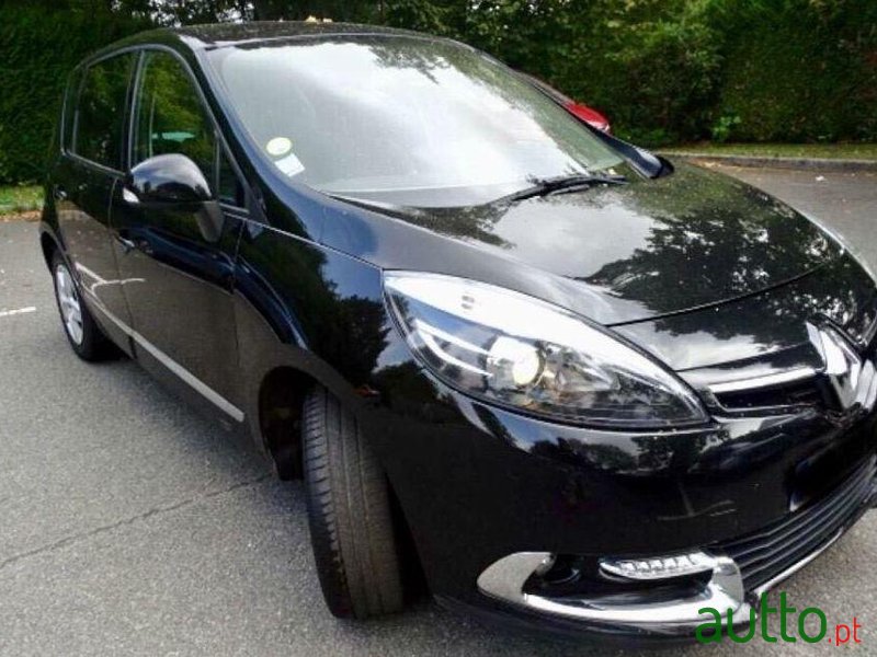 2015' Renault Scenic photo #3