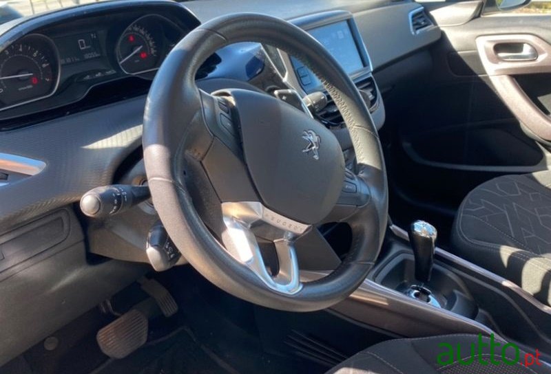 2015' Peugeot 2008 photo #4