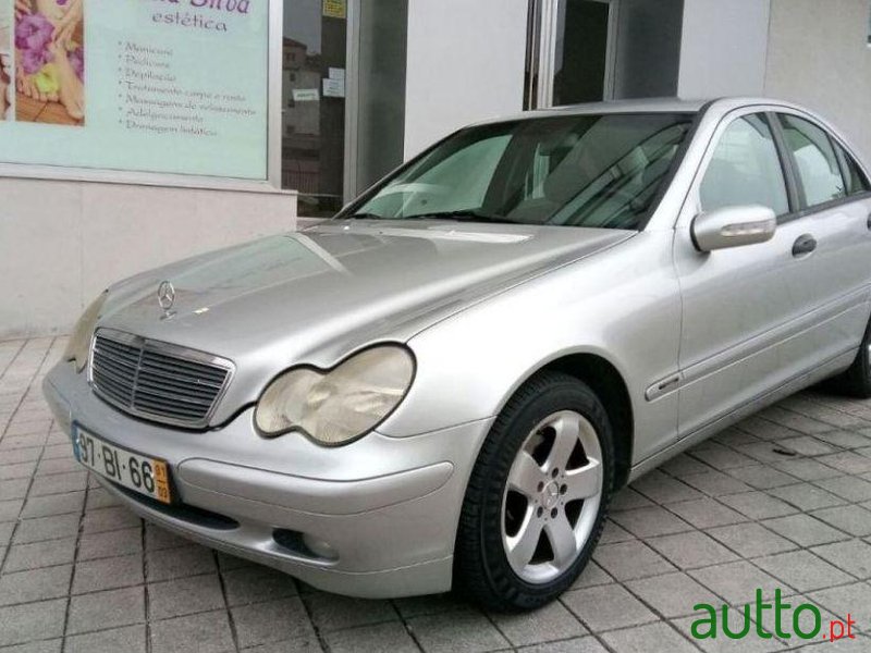 2001' Mercedes-Benz C-220 photo #1