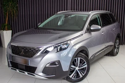 2019' Peugeot 5008