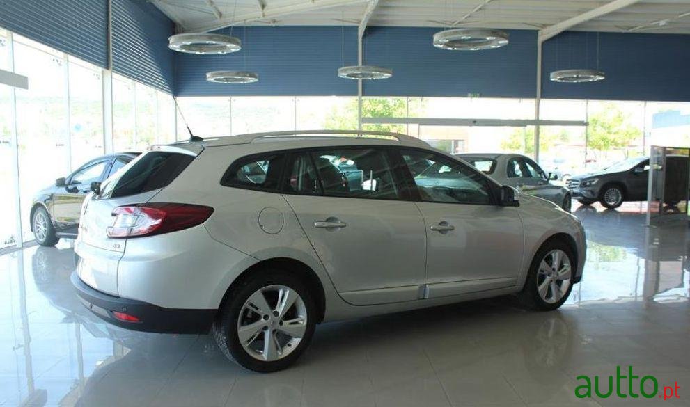 2013' Renault Megane Sport Tourer photo #2