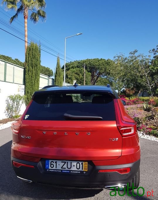 2020' Volvo Xc-40 photo #2