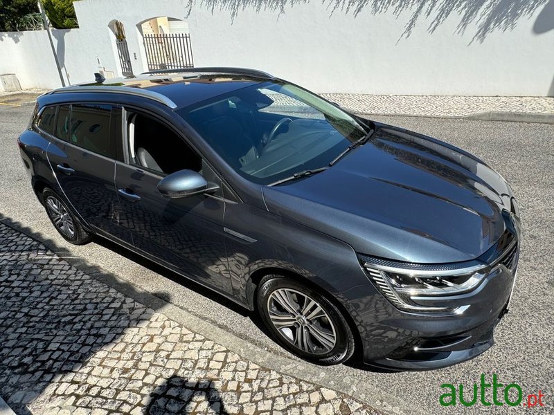 2021' Renault Megane Sport Tourer photo #2