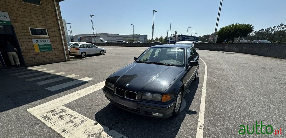 1993' BMW Série 3 I Touring photo #2