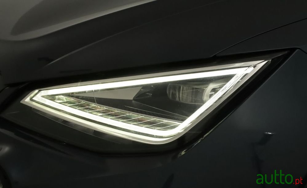 2023' SEAT Arona 1.0 Tsi Fr Dsg photo #6