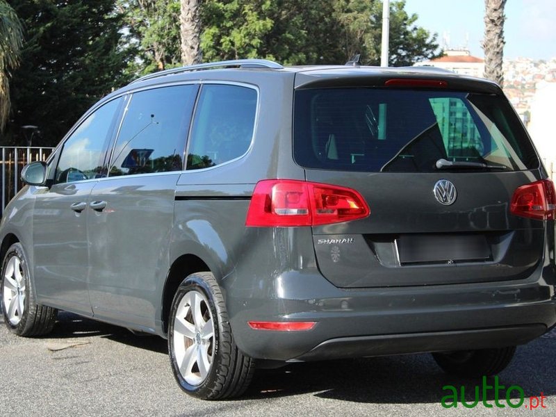 2011' Volkswagen Sharan 2.0 Tdi Highline photo #6