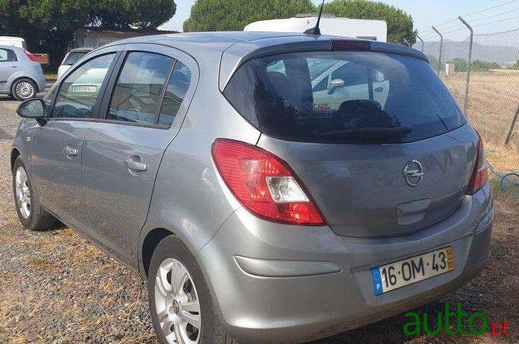 2014' Opel Corsa photo #1