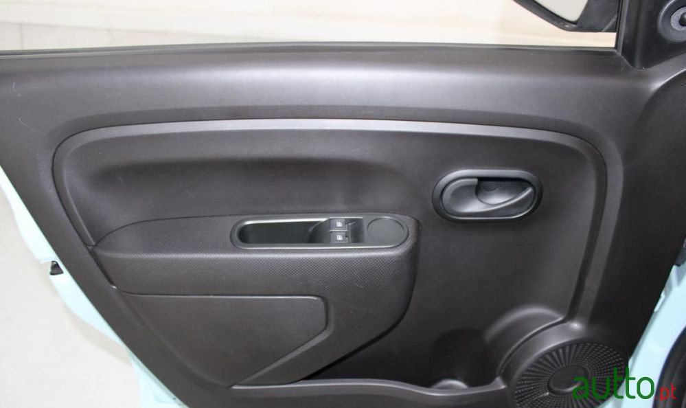 2023' Renault Twingo Electric Life photo #4