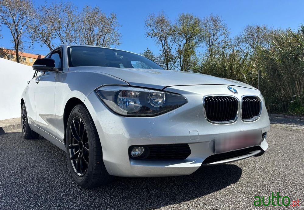 2012' BMW Série 1 D Efficientdynamics photo #3