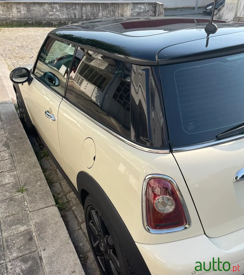 2009' MINI Cooper D 3 Portas photo #6