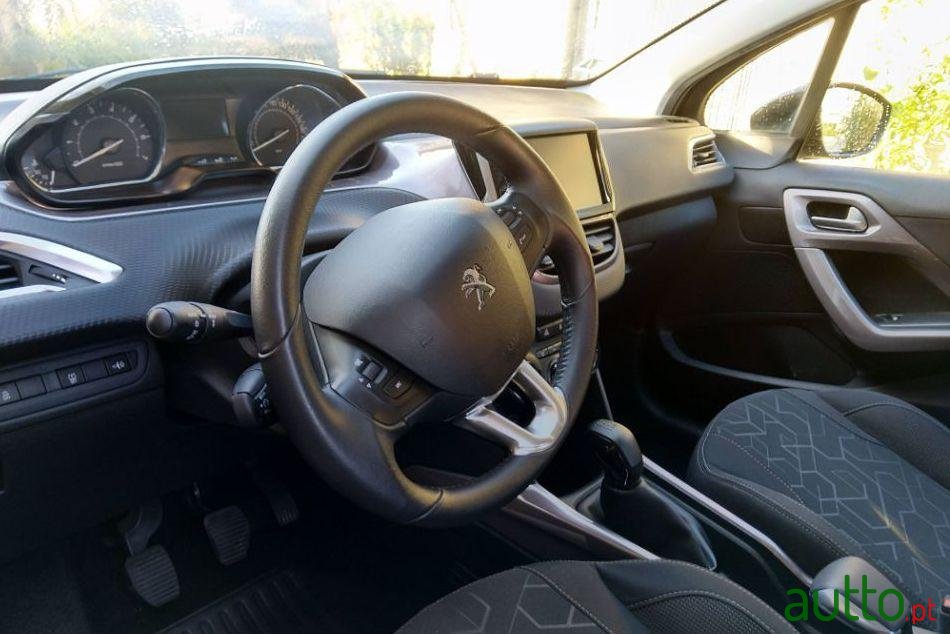 2015' Peugeot 2008 Vti Active photo #1