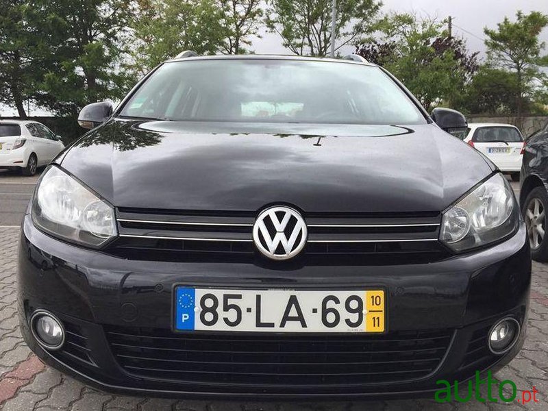 2010' Volkswagen Golf Variant photo #2