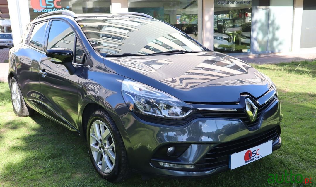 2019' Renault Clio Sport Tourer photo #1