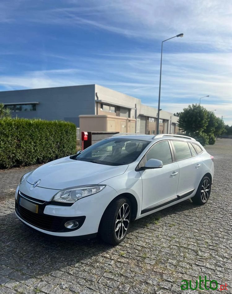2012' Renault Megane Sport Tourer photo #4