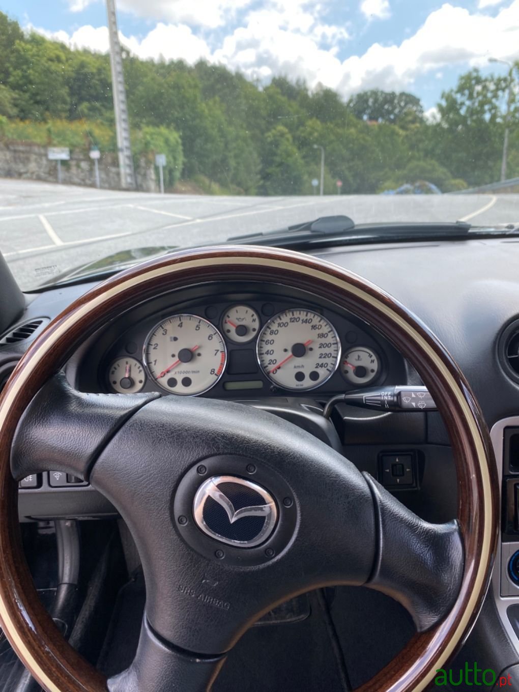 2004' Mazda MX-5 photo #6