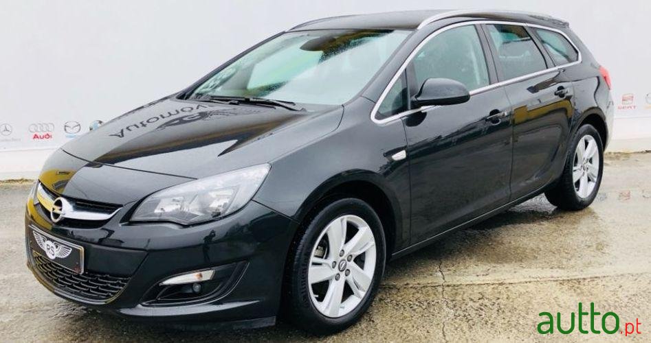 2015' Opel Astra Executive S photo #1