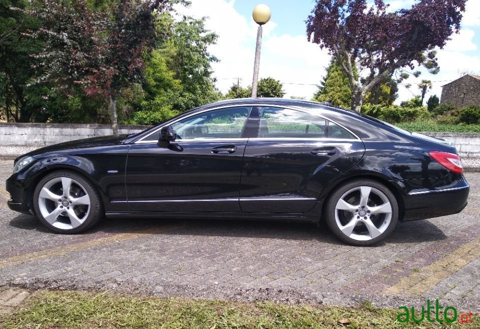 2011' Mercedes-Benz Cls-250 photo #3