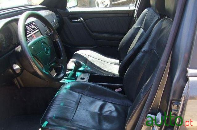 1994' Mercedes-Benz 220 C220 photo #1