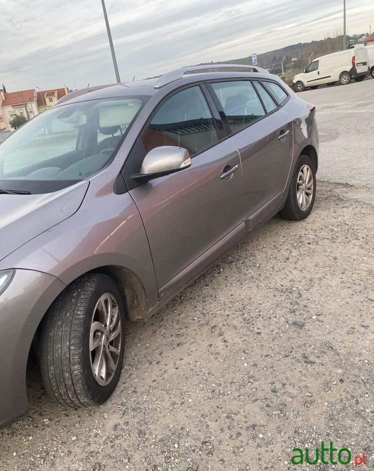 2014' Renault Megane Sport Tourer photo #4
