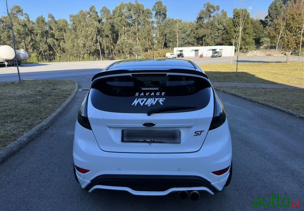 2014' Ford Fiesta photo #5