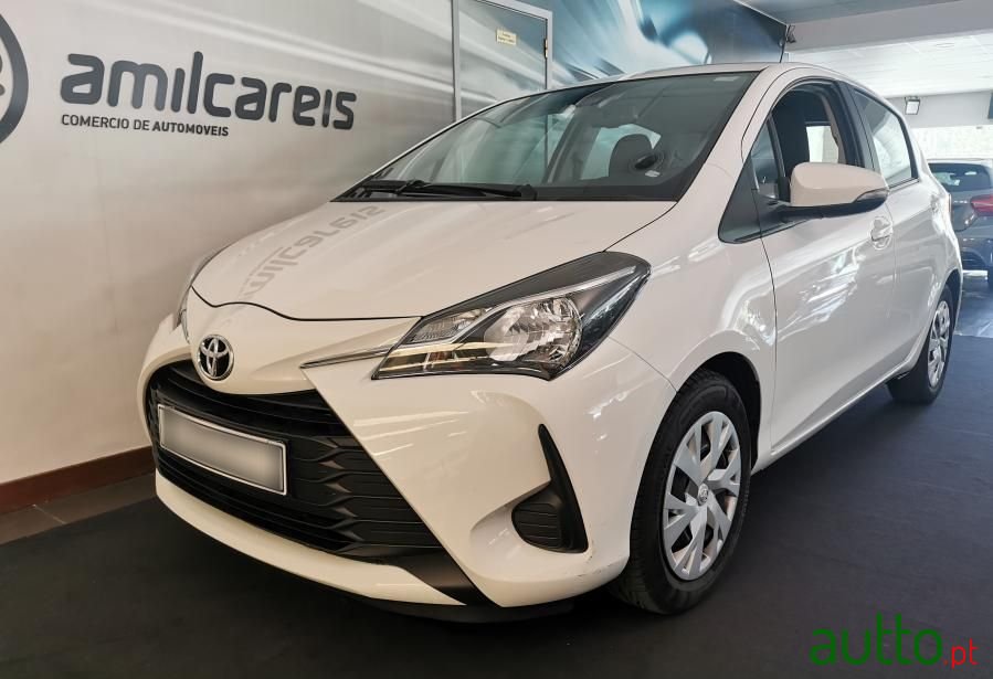 2020' Toyota Yaris photo #2
