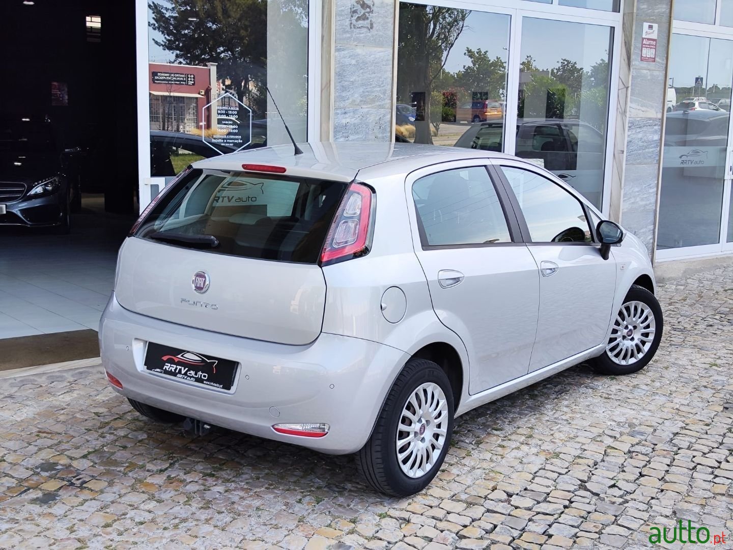 2012' Fiat Punto Evo photo #4