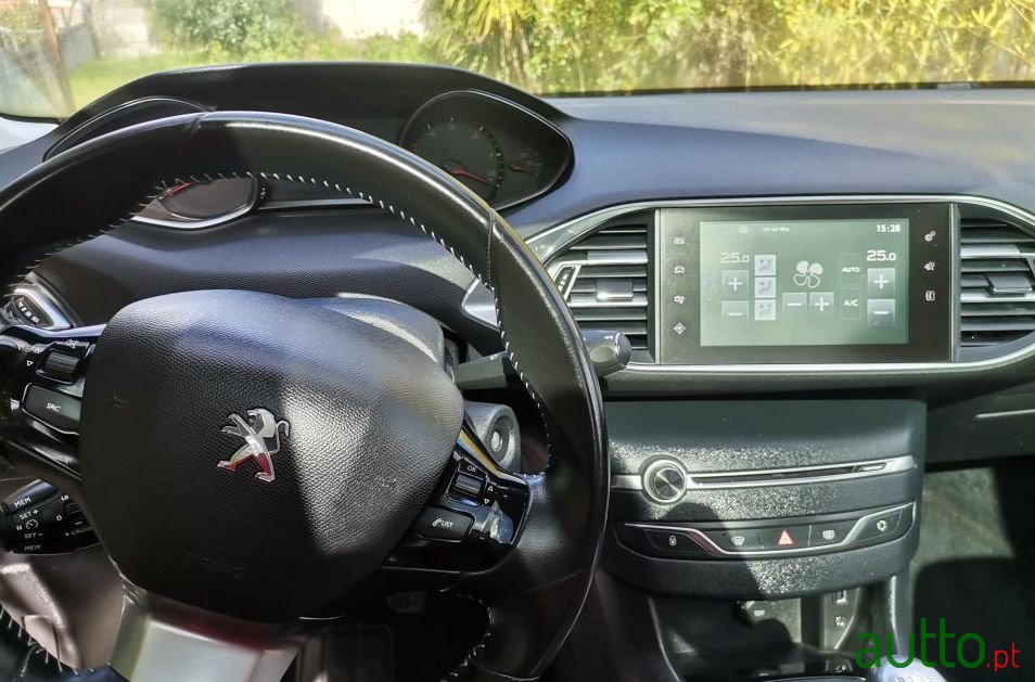 2015' Peugeot 308 Sw photo #4