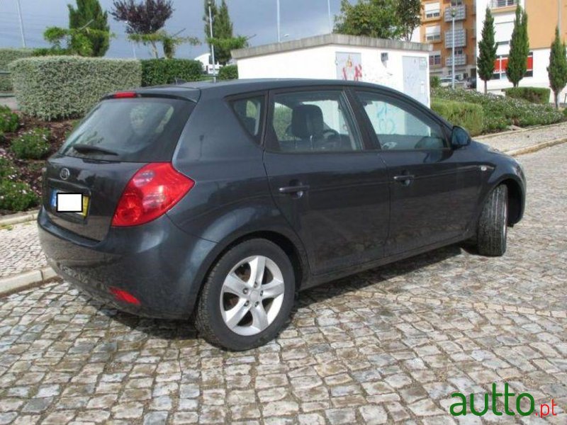 2007' Kia Ceed 1.4 Cvvt Lx photo #2