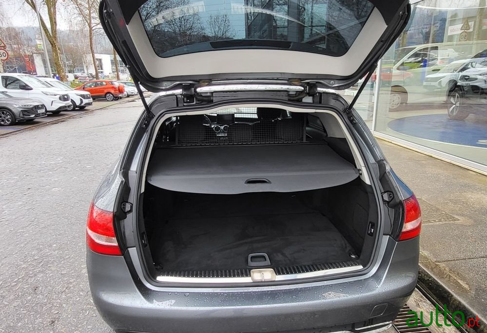 2016' Mercedes-Benz Classe C D photo #3