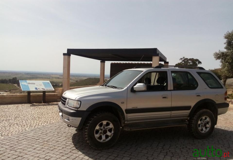 2001' Opel Frontera photo #1