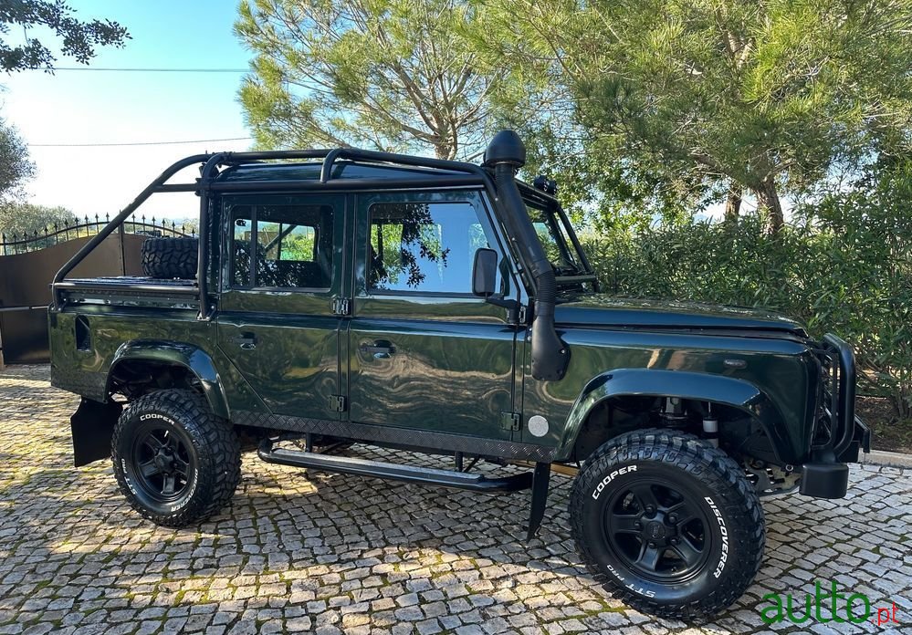 2003' Land Rover Defender photo #1