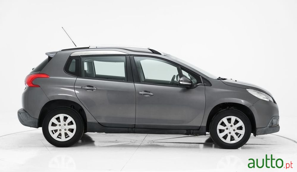 2013' Peugeot 2008 photo #2